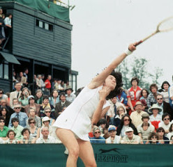 virginia-wade-tennis-wimbledon-1977.jpg